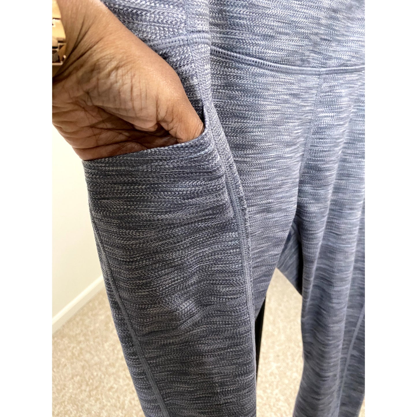 Mondetta High Rise Performance + Luxury Gray Leggings - Size XL (EUC)