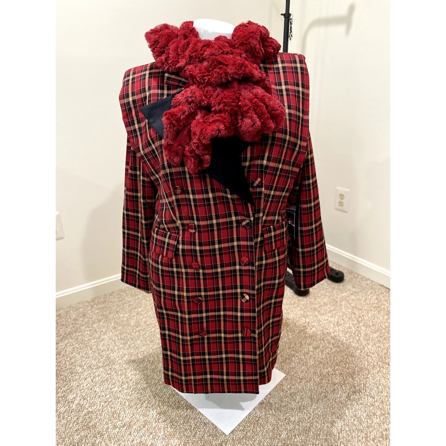 Burgundy Red Ruffle Faux Fur Scarf - Sz. (NWOT)