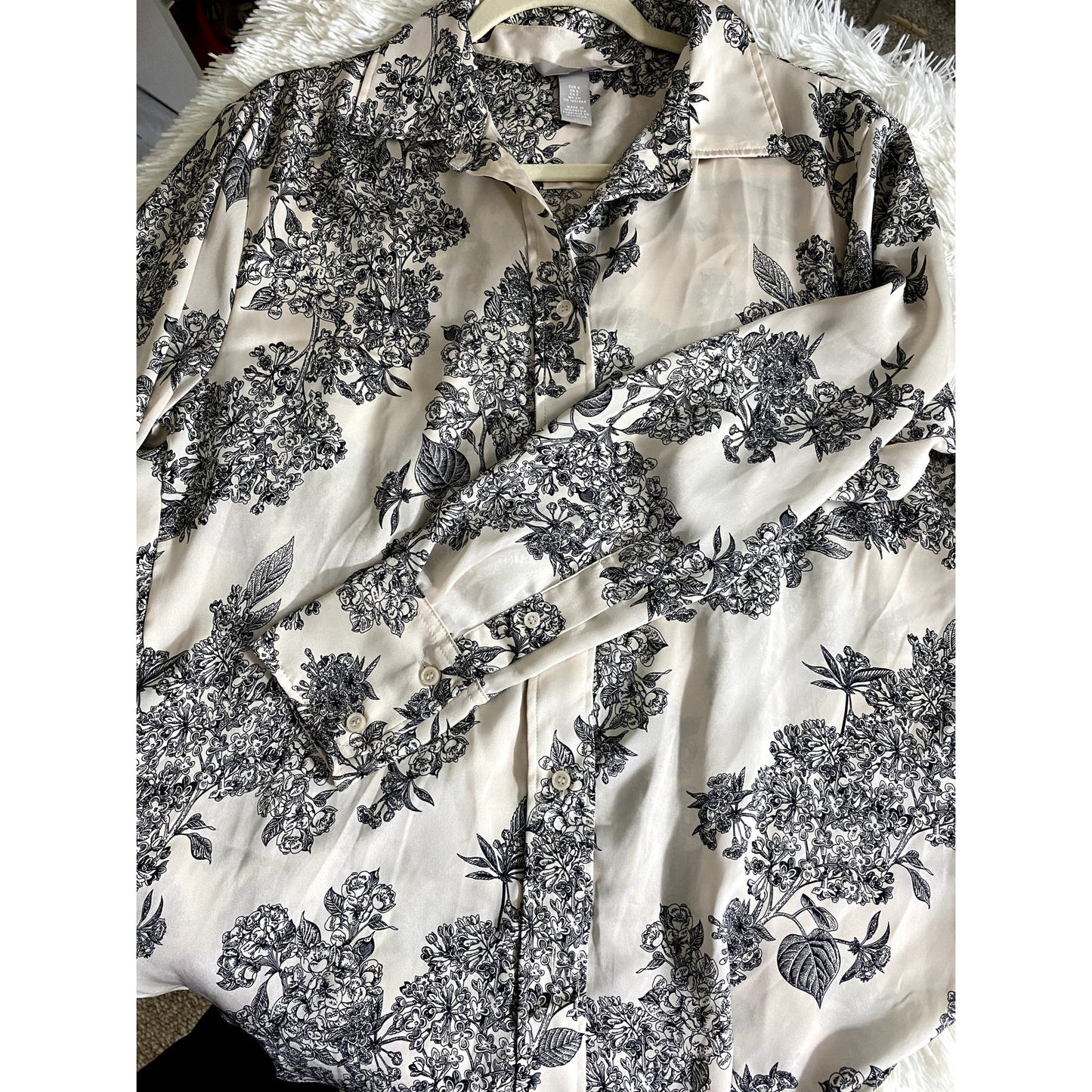 H&M Cream/Black Floral Long Sleeve Blouse - Sz. Small (EUC)