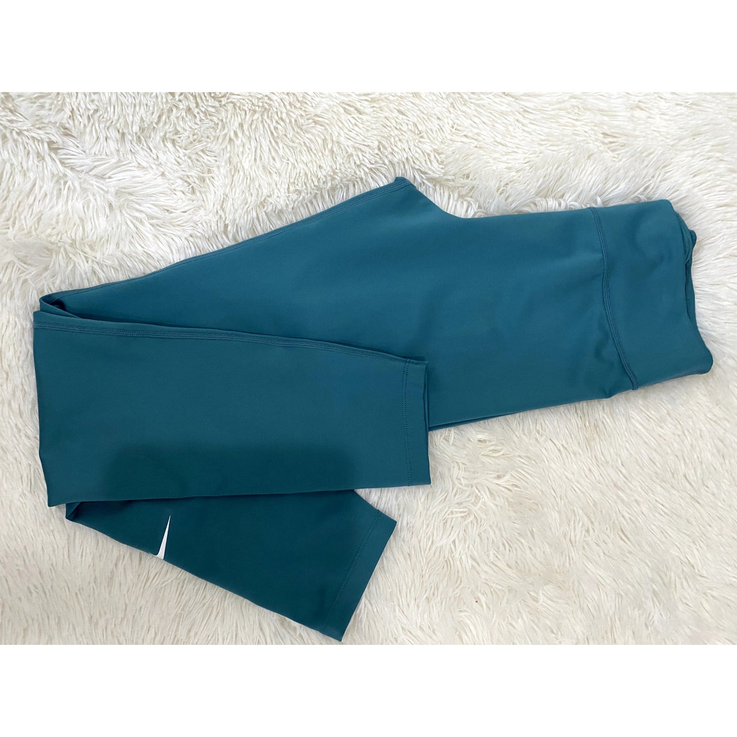 Nike Dri-Fit One Mid-Rise Leggings - Size XL (EUC)