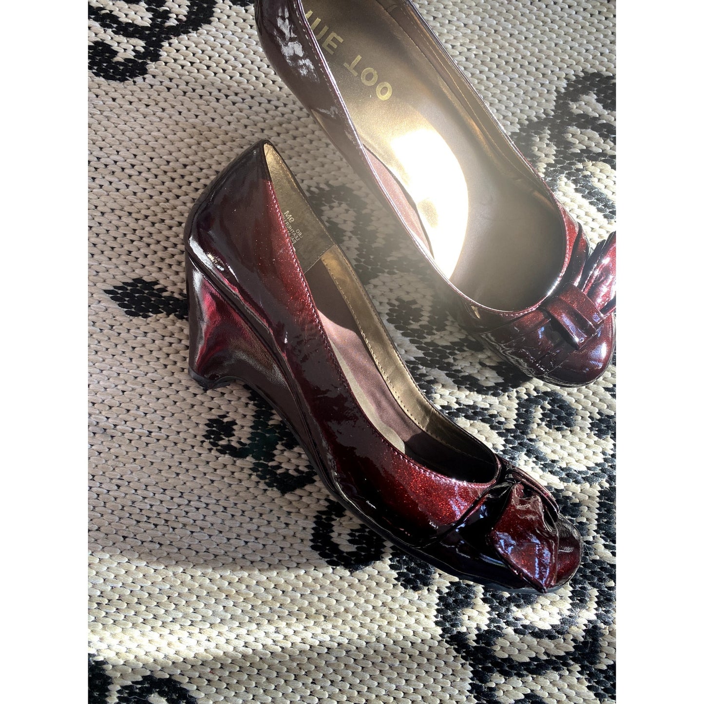 Me Too Burgundy Patent Leather Low Heeled Shoes - Sz. 9M (EUC)