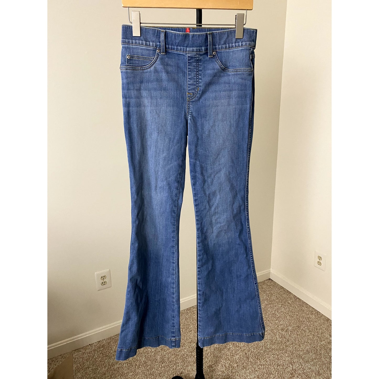 Spanx High-Waisted Flare Pull-on Jeggings -Size M (EUC)