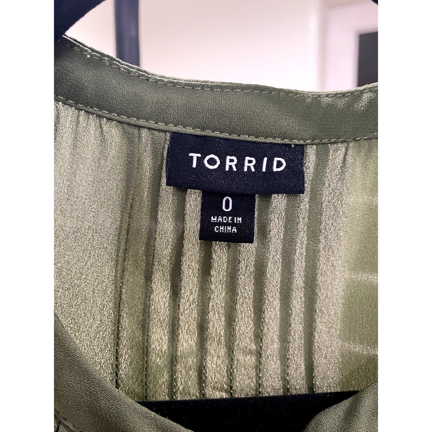 TORRID Olive Green Button Up Blouse - Size 0 (EUC)
