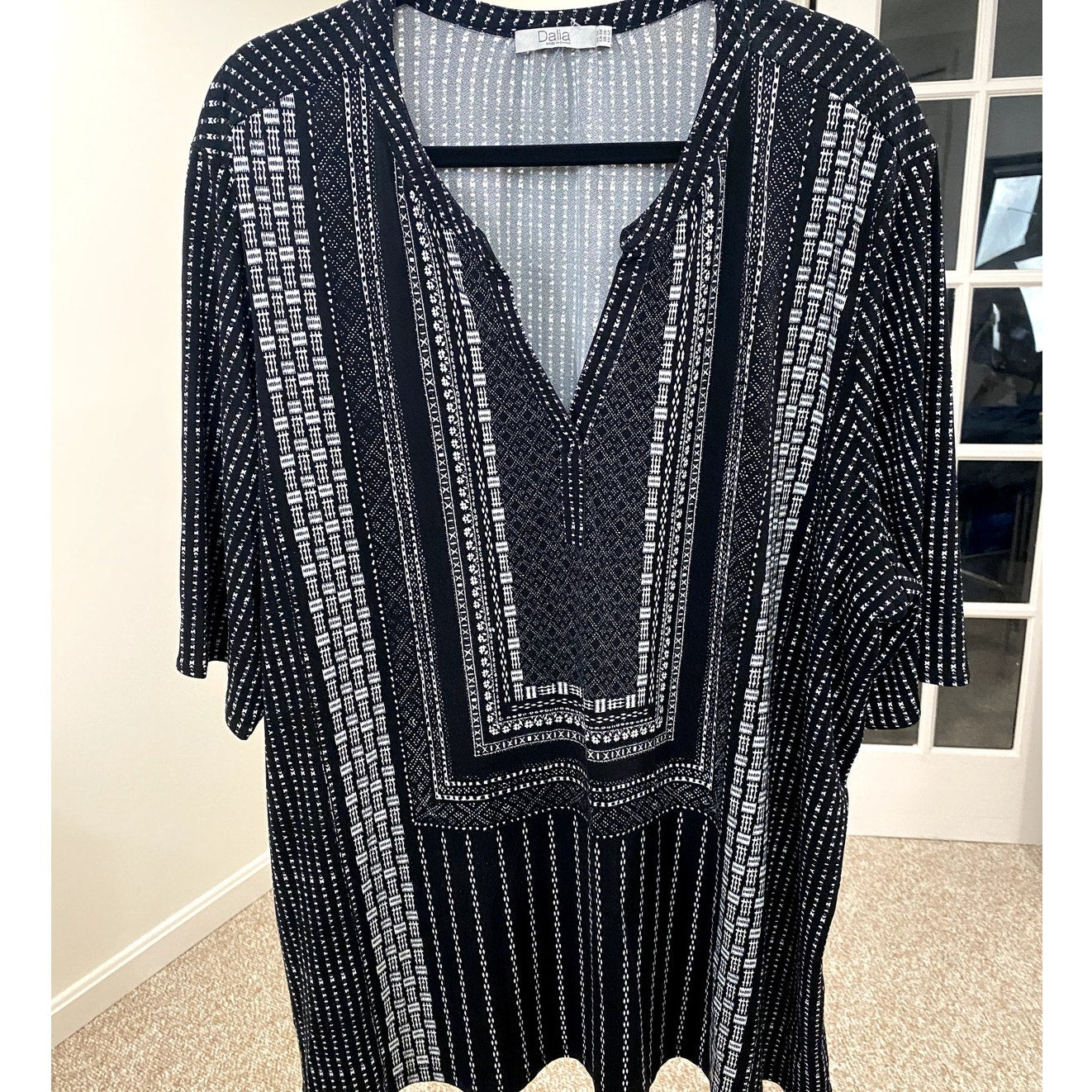 Dalia Black and White Geometric Tunic - Size 3X (NWOT)