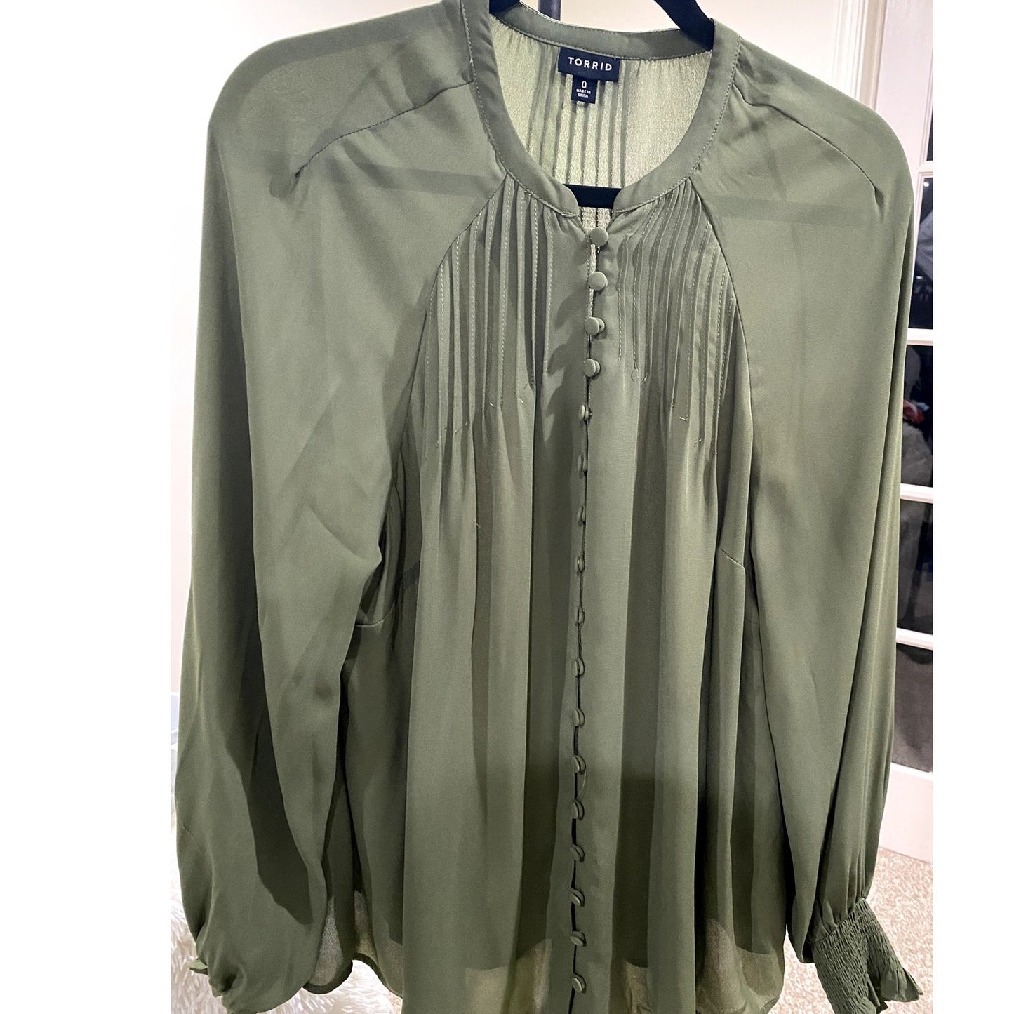 TORRID Olive Green Button Up Blouse - Size 0 (EUC)