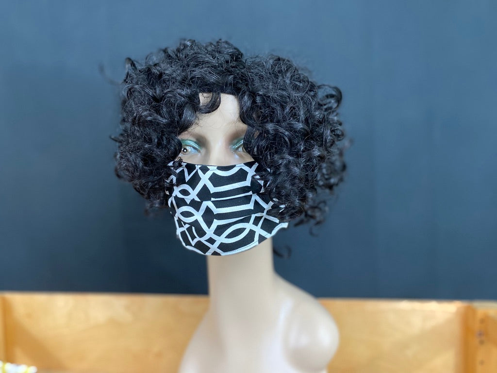 Monae’s Black N White Mask