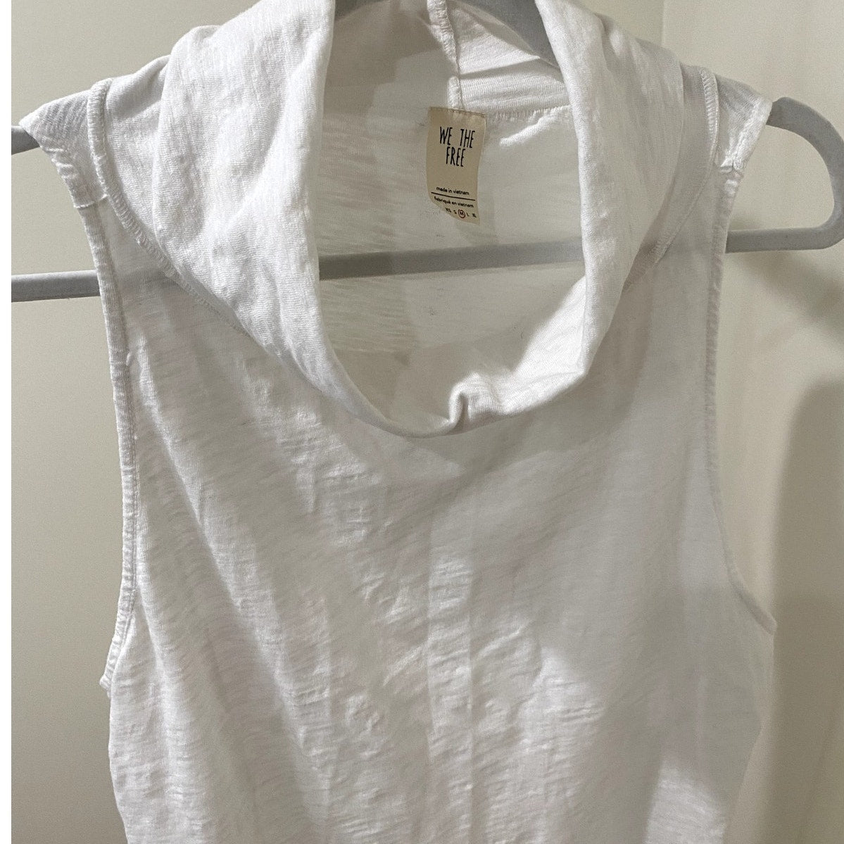 Free People White Sleeveless Top - Size Medium (EUC)