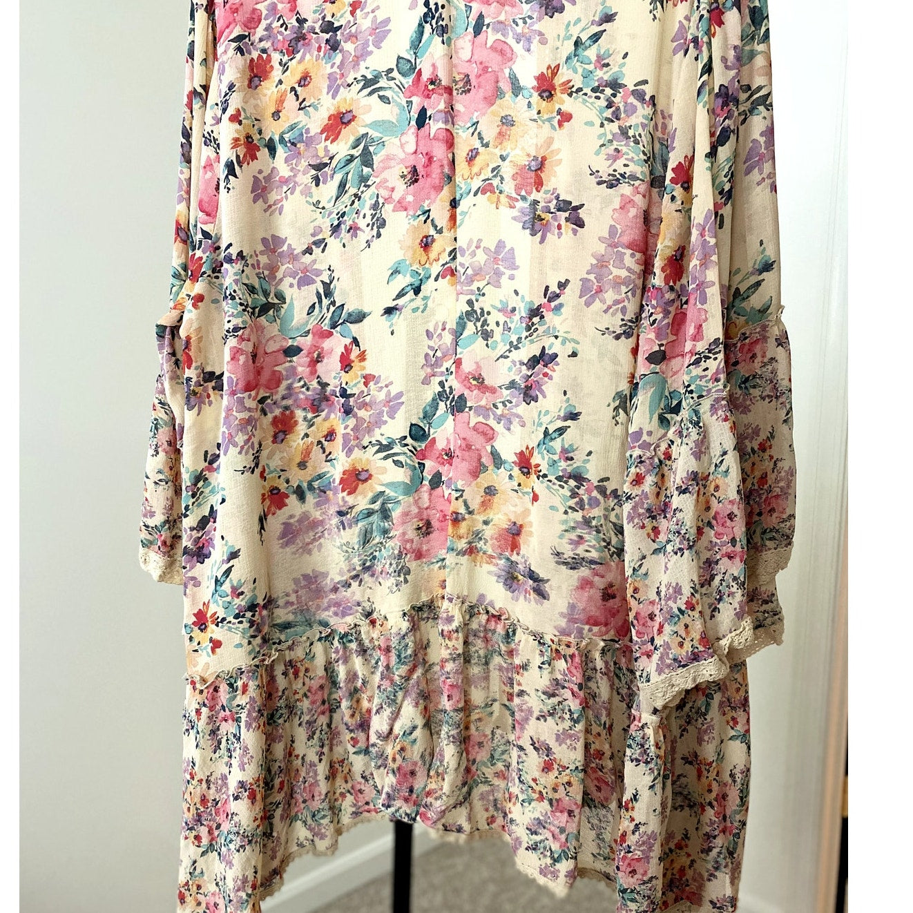 Torrid Tan Ruffle Chiffon Floral Kimono - Size 3(X) (EUC)