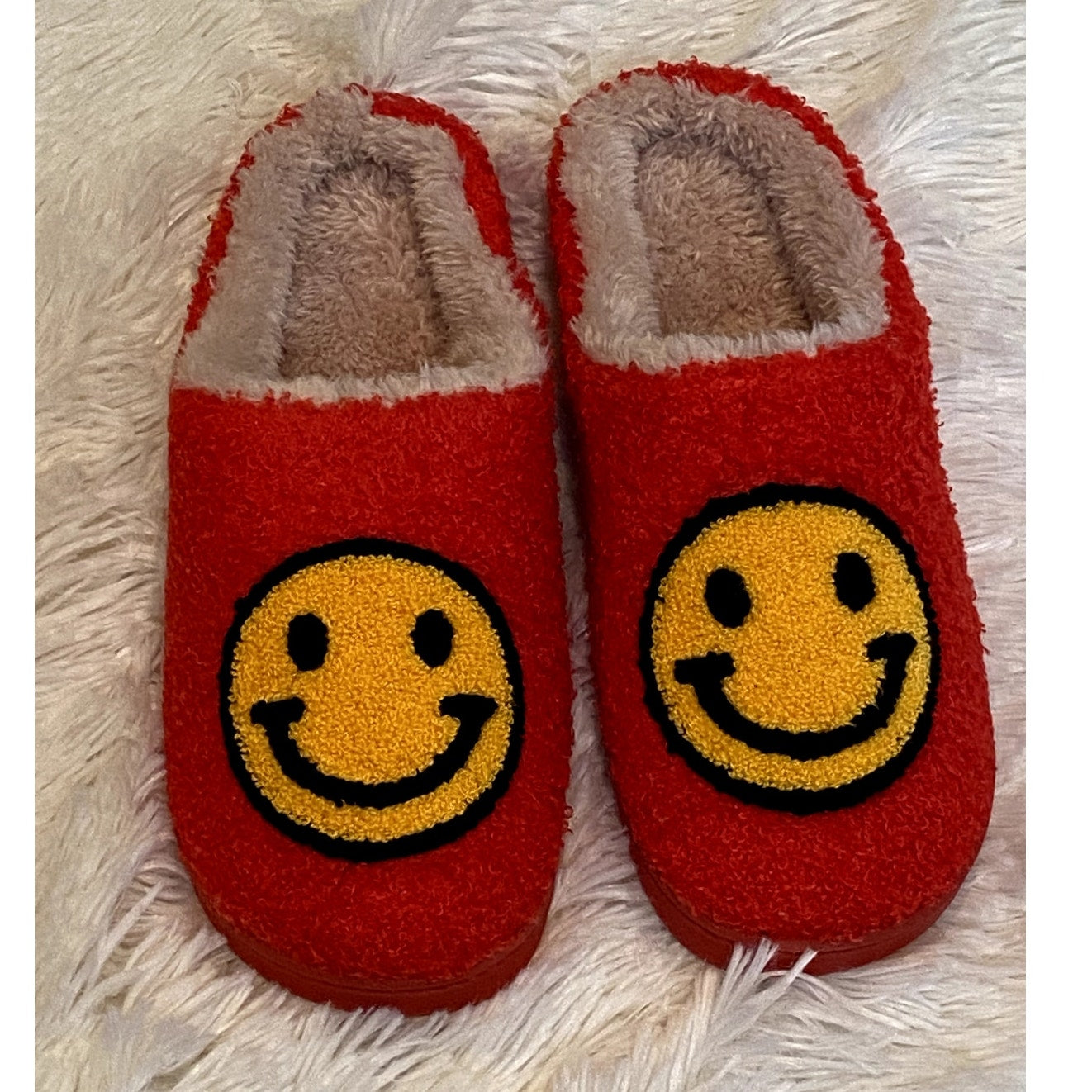 Jenni by Jennifer Moore Red Smiley Face Slippers - Size 7 - 8 (NWT)