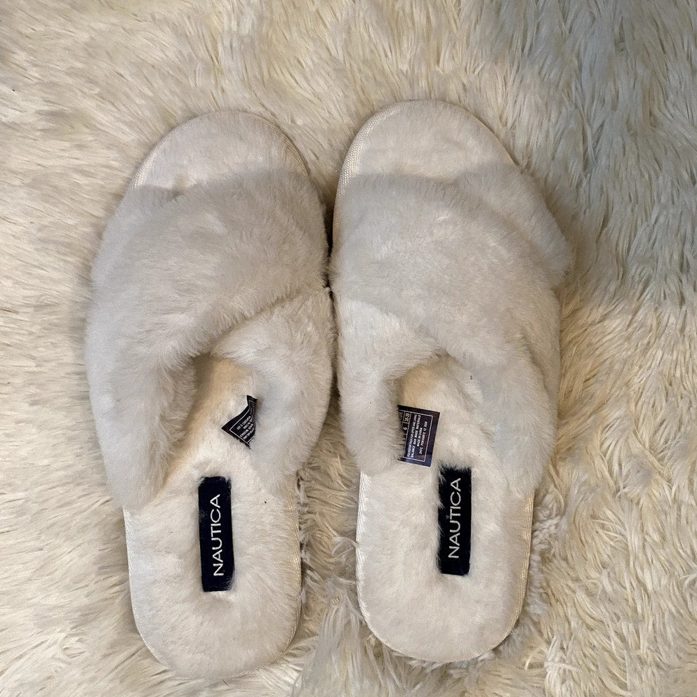 Nautica Faux Fur Slippers - Size 8 (Like New)