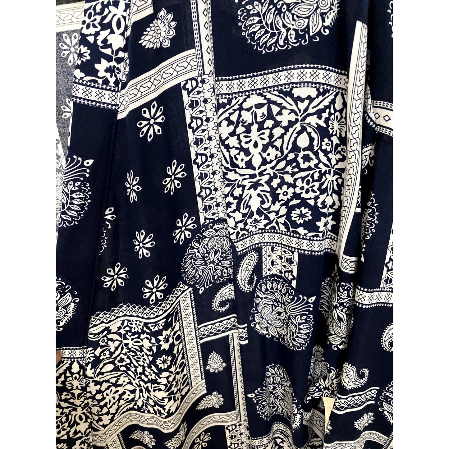 Coofandy Men's Blue Paisley Lightweight Robe/Kimono - Size Small  (EUC)