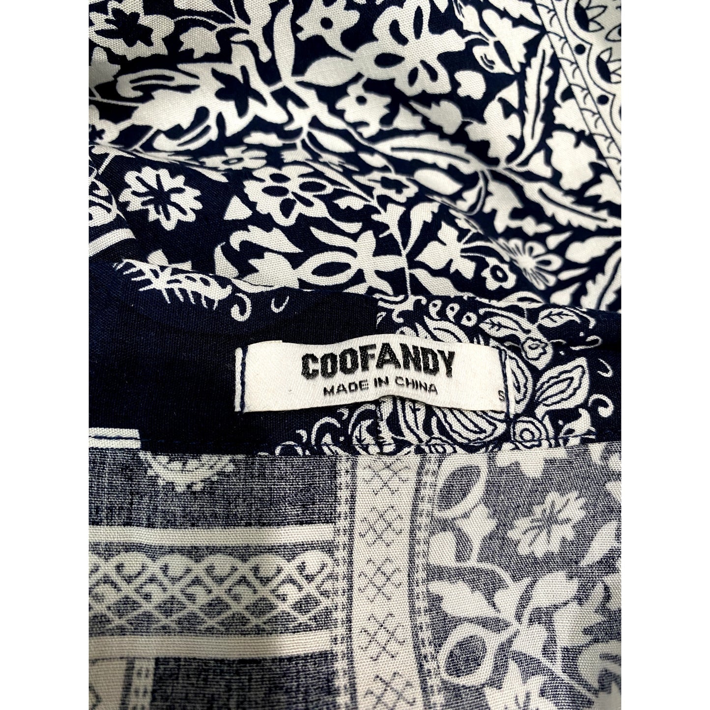 Coofandy Men's Blue Paisley Lightweight Robe/Kimono - Size Small  (EUC)