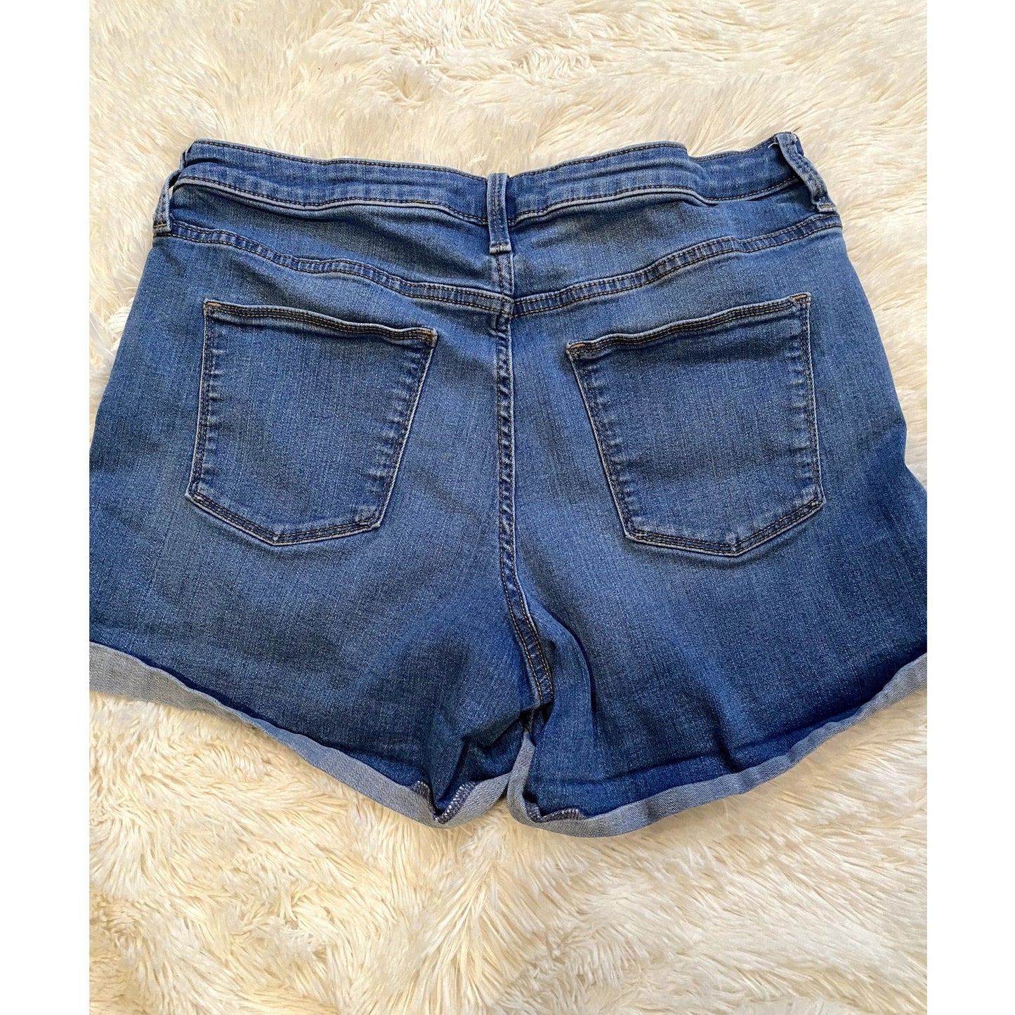 Universal Thread Button Fly Denim Shorts - Size 14 (EUC)