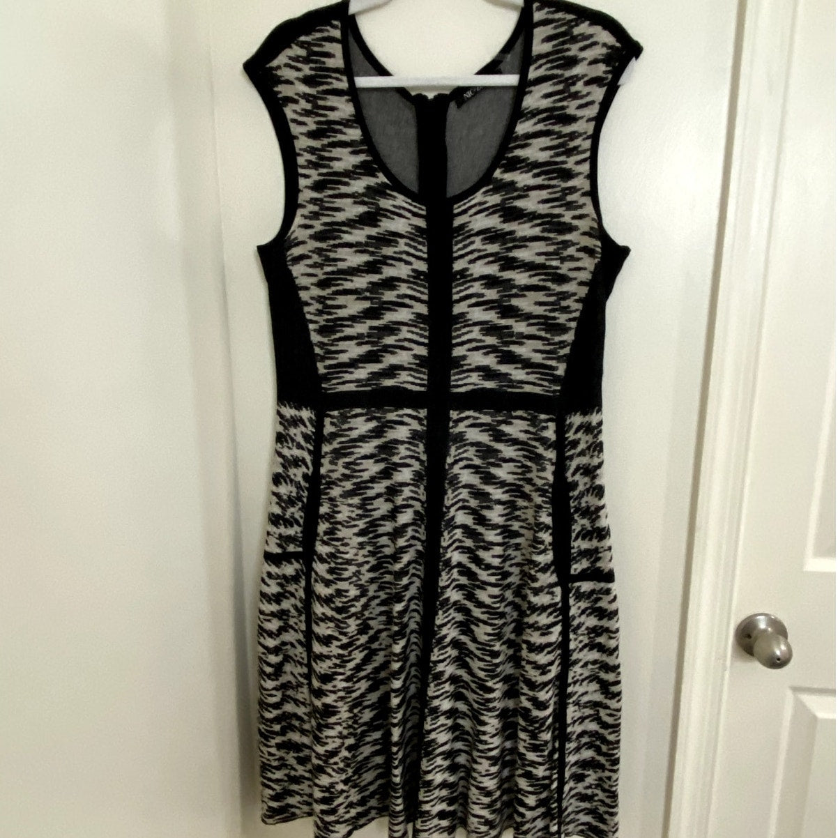 NIC+ZOE Black/Tan Sleeveless Sweater Dress - Size L (EUC)