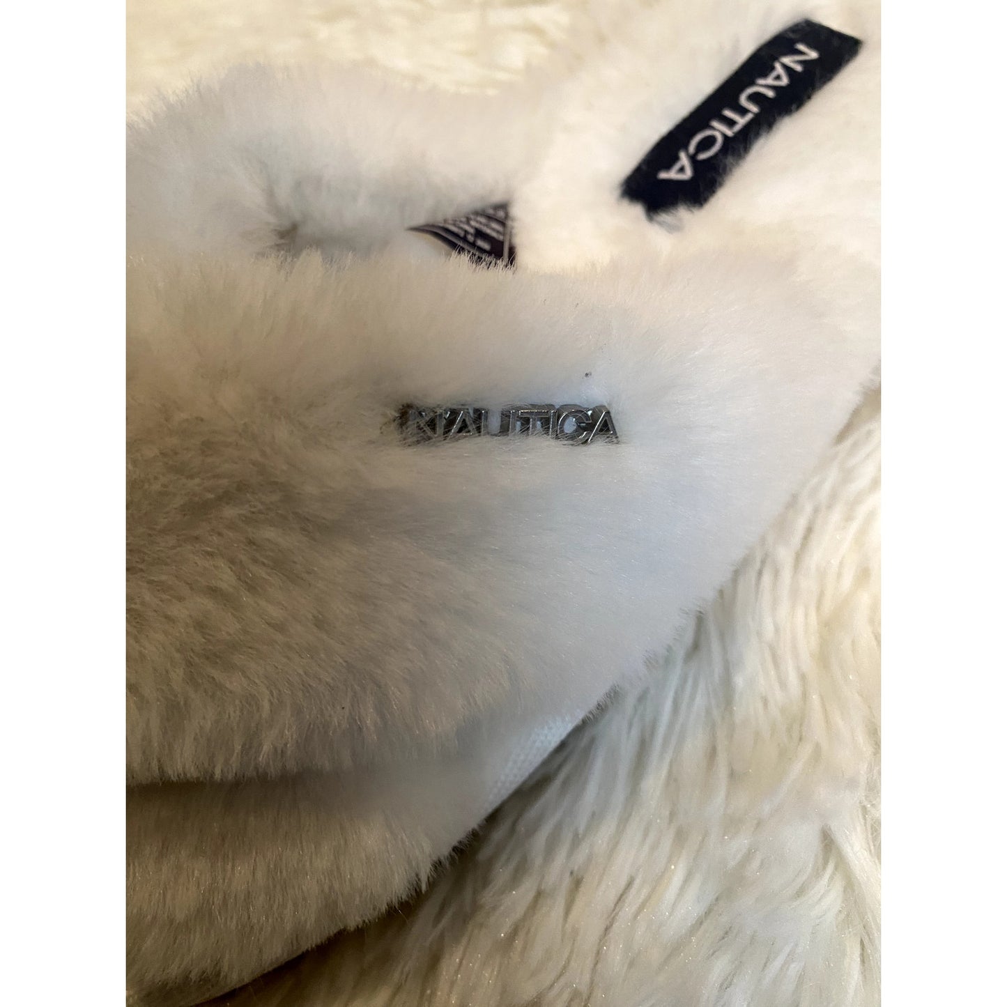 Nautica Faux Fur Slippers - Size 8 (Like New)