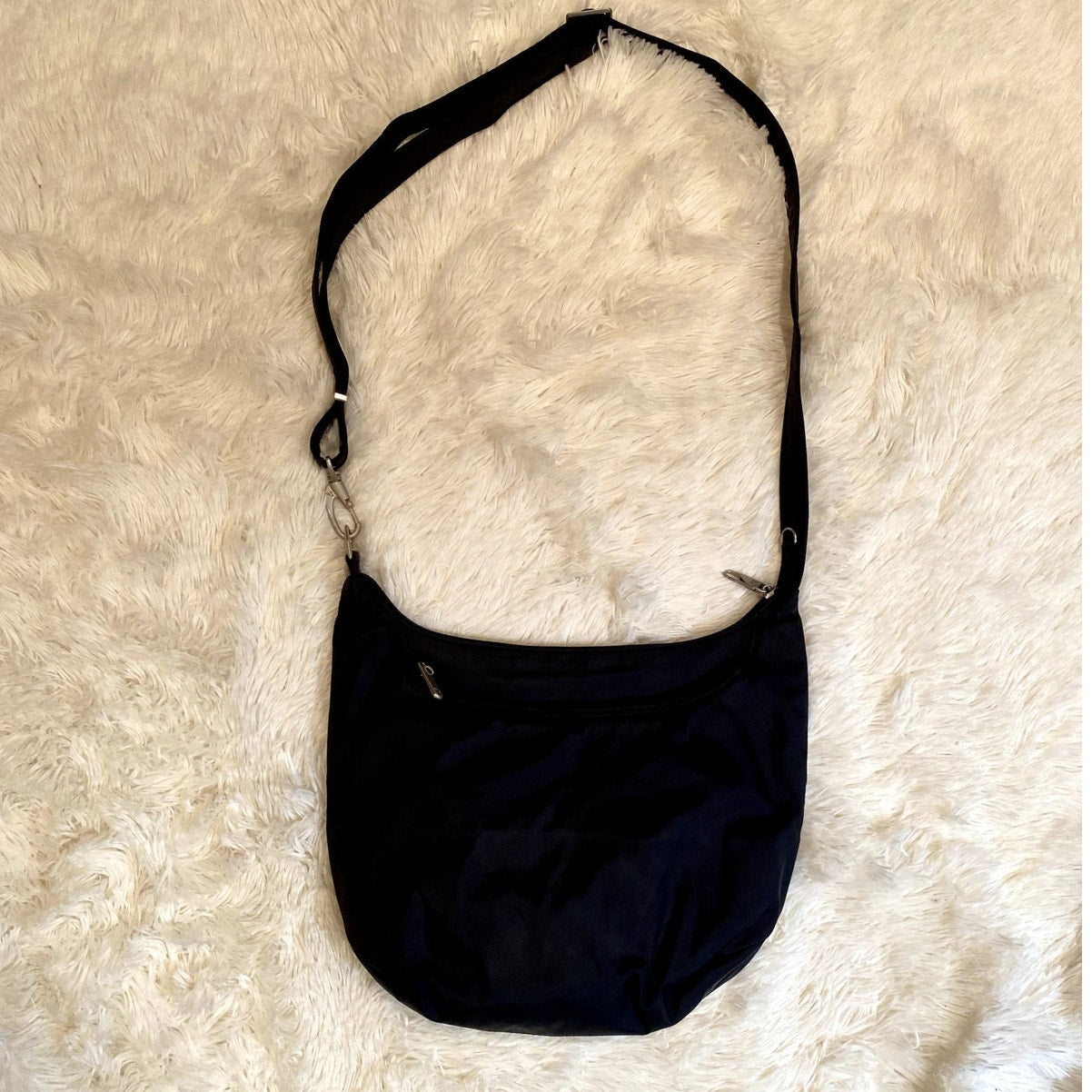 Travelon Black Anti-Theft Crossbody Bag - (EUC)