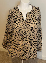 Load image into Gallery viewer, Curvy Plus Leopard Print Blouse
