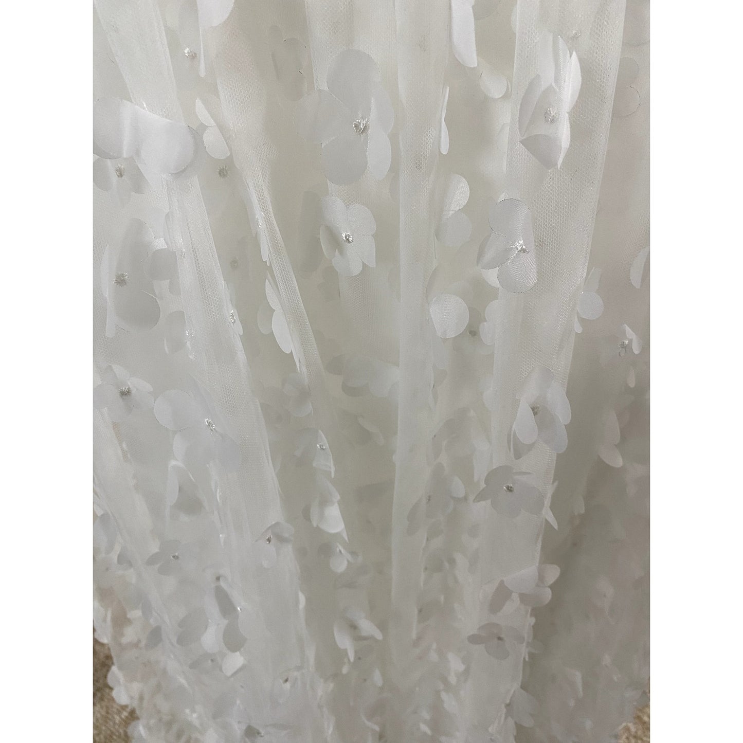 LuLu’s White Whimsical 3D Floral Bustier Midi Dress - Size M (NWT)