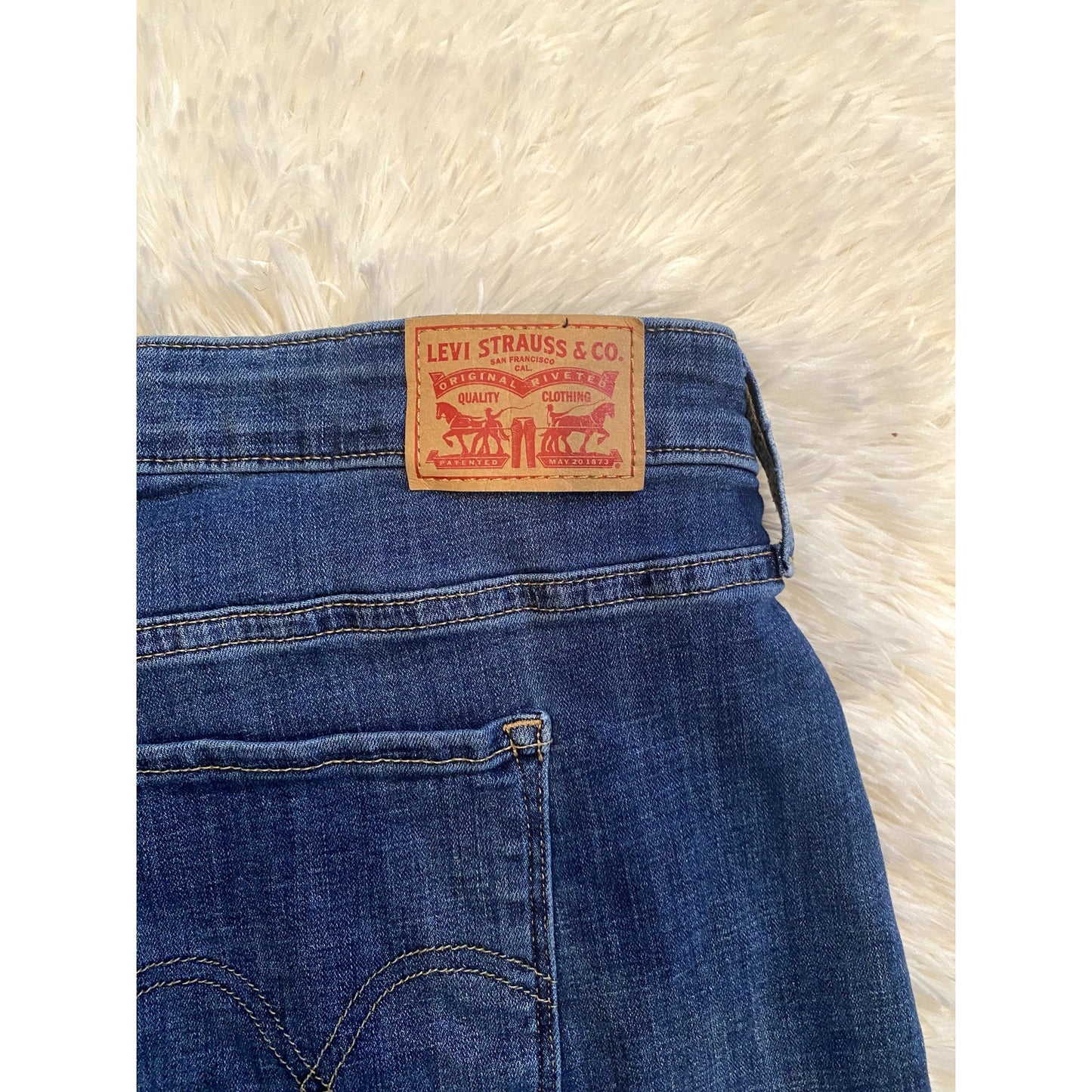 Levi’s Mid Length Shorts - Size 22W (EUC)