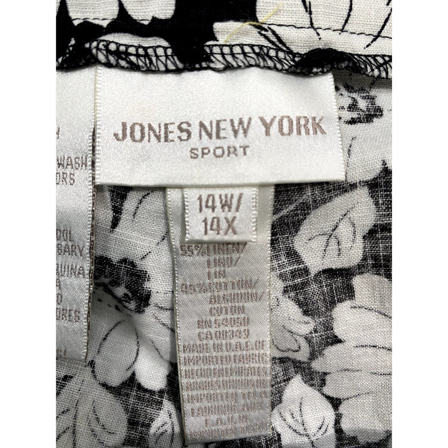 Jones New York Black/White Floral Linen Blend Shorts - Size 14W (EUC)