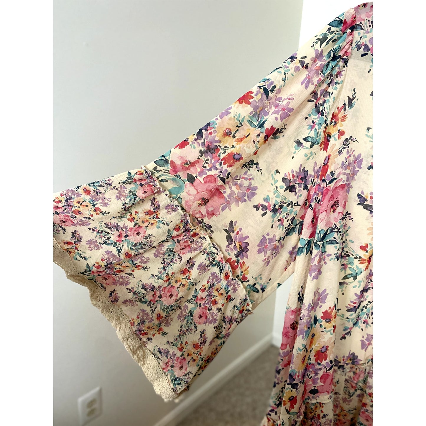 Torrid Tan Ruffle Chiffon Floral Kimono - Size 3(X) (EUC)
