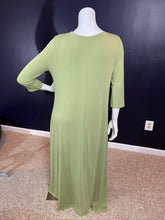 Load image into Gallery viewer, (Curvy Straight and Plus) High-Low Tunic Top
