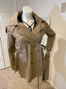 Curvy Straight Classic Trench for the Fall