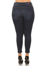 Load image into Gallery viewer, Curvy Plus Mid-rise Skinny Jeans
