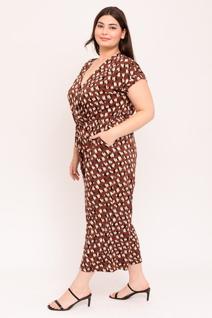 Curvy Straight/Curvy Plus Roll-Up Sleeve Crop Jumpsuit