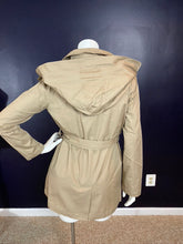 Load image into Gallery viewer, Curvy Straight Classic Trench for the Fall
