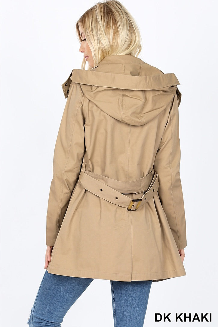 Curvy Straight Classic Trench for the Fall