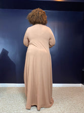 Load image into Gallery viewer, (Curvy Straight and Plus) High-Low Tunic Top
