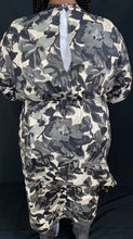 Load image into Gallery viewer, Curvy Straight Kimono Love #2
